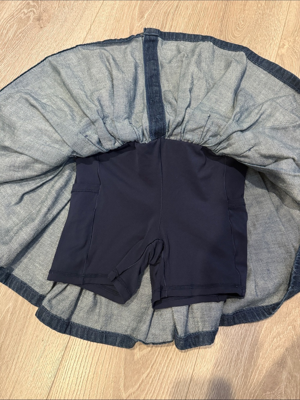 Offline by Aerie Oxford Mini Skort Denim Skirt w built in shorts Small Pleated - Picture 8 of 8